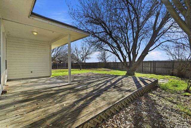 23 SHADOW CIR, New Braunfels, TX 78130