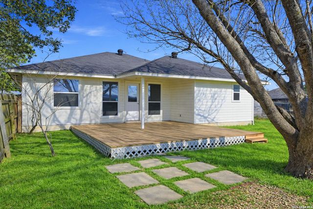 23 SHADOW CIR, New Braunfels, TX 78130