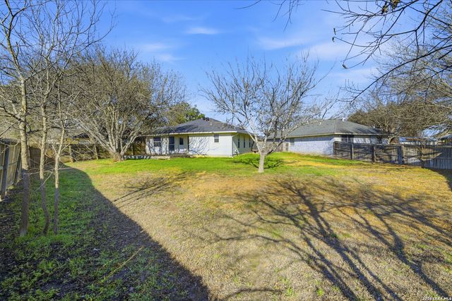 23 SHADOW CIR, New Braunfels, TX 78130