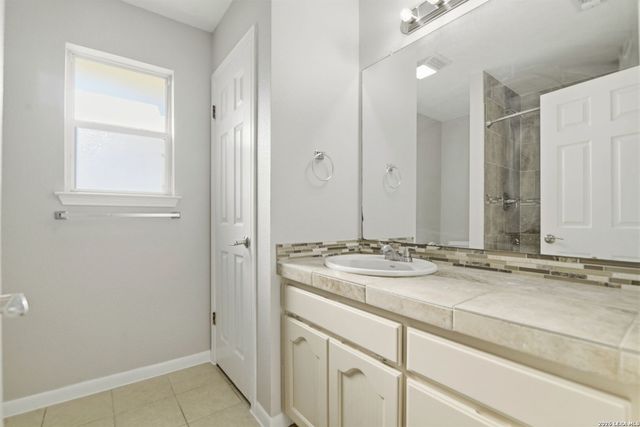 23 SHADOW CIR, New Braunfels, TX 78130