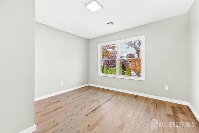 940 grove Avenue, Old Bridge, NJ 08879