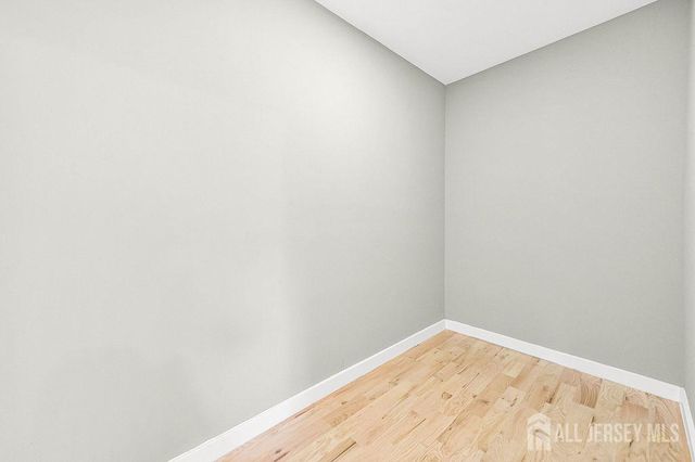 940 grove Avenue, Old Bridge, NJ 08879