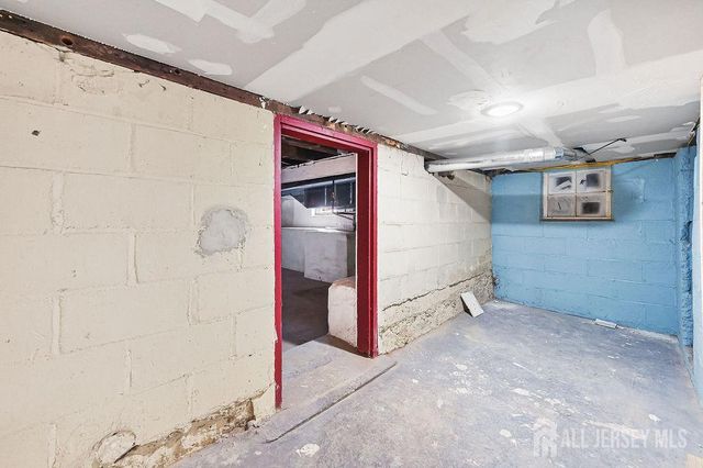 940 grove Avenue, Old Bridge, NJ 08879