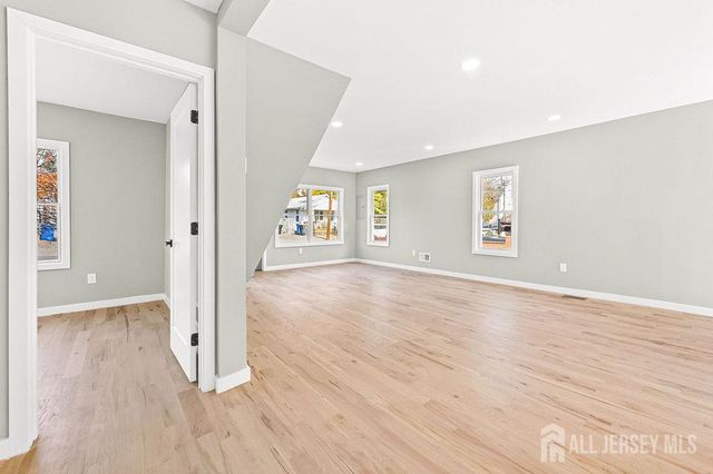 940 grove Avenue, Old Bridge, NJ 08879