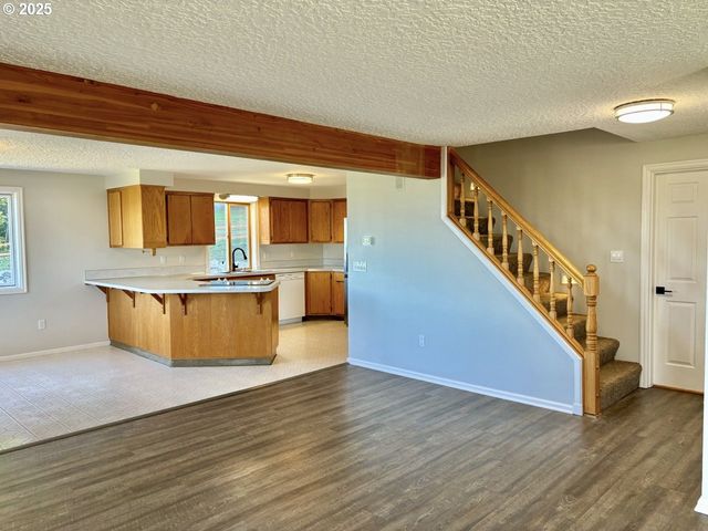 38406 Se NICHOLS HILL Rd, Washougal, WA 98671