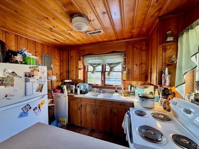 515 Hillside Dr. S, North Myrtle Beach, SC 29582