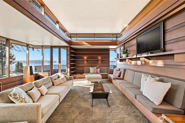 2103 Steilacoom Boulevard, Steilacoom, WA 98388