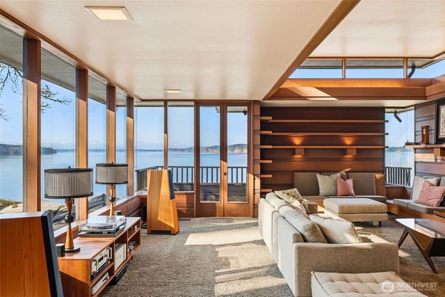 2103 Steilacoom Boulevard, Steilacoom, WA 98388