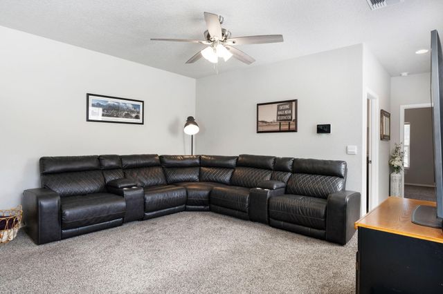 4827 Mount Salas Street NE, Rio Rancho, NM 87144