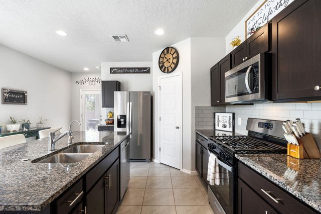4827 Mount Salas Street NE, Rio Rancho, NM 87144