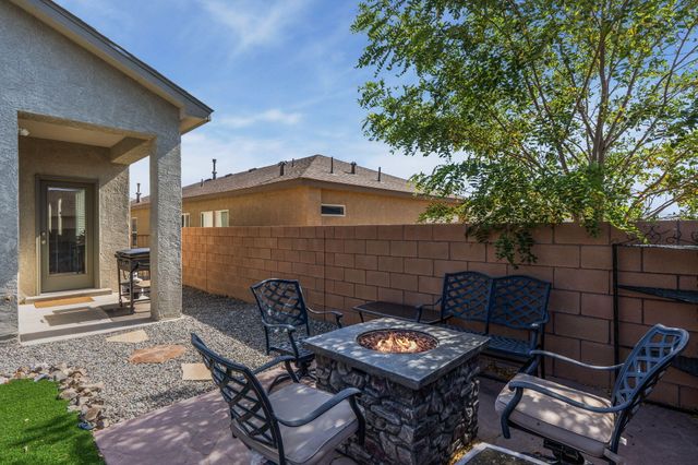 4827 Mount Salas Street NE, Rio Rancho, NM 87144