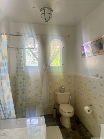 1245B Alewa Drive, Honolulu, HI 96817