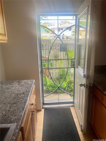 1245B Alewa Drive, Honolulu, HI 96817