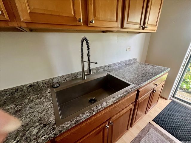1245B Alewa Drive, Honolulu, HI 96817