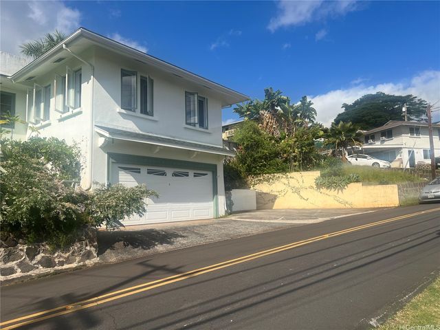 1245B Alewa Drive, Honolulu, HI 96817