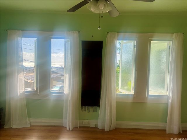 1245B Alewa Drive, Honolulu, HI 96817