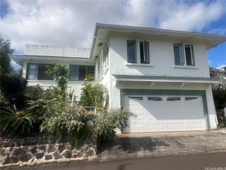 1245B Alewa Drive, Honolulu, HI 96817