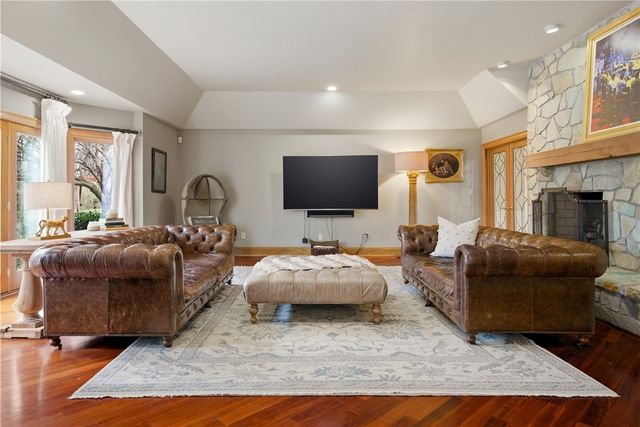 1501 Theodora Ln, Franklin Park, PA 15143