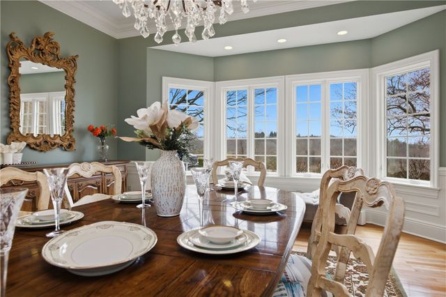 1501 Theodora Ln, Franklin Park, PA 15143