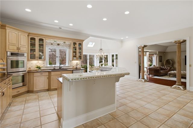 1501 Theodora Ln, Franklin Park, PA 15143