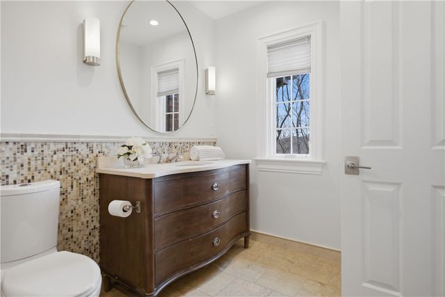 1501 Theodora Ln, Franklin Park, PA 15143