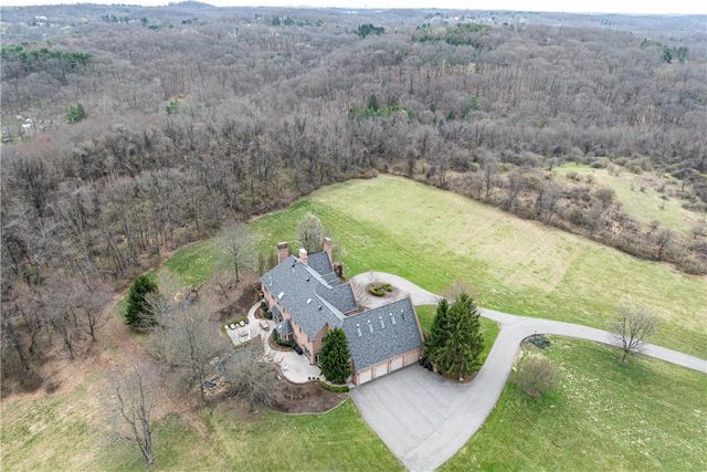 1501 Theodora Ln, Franklin Park, PA 15143