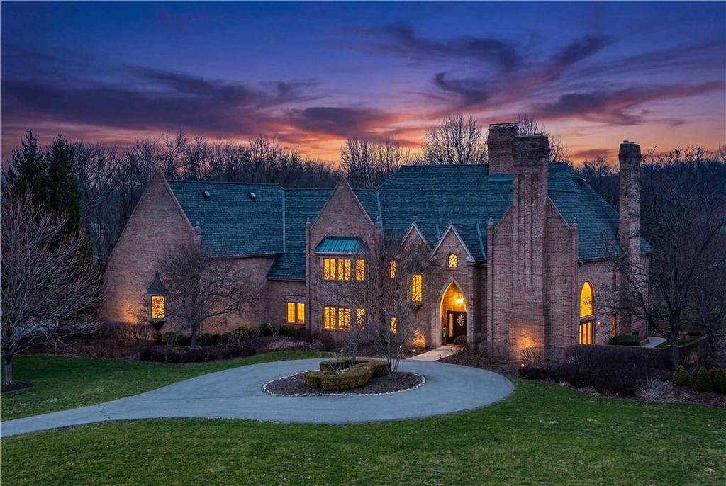 1501 Theodora Ln, Franklin Park, PA 15143