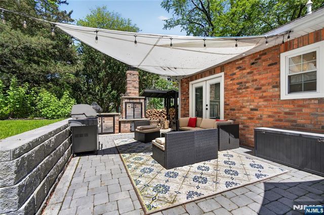 789 Kinderkamack Road, Oradell, NJ 07649