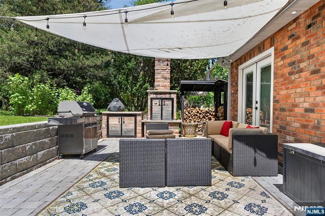 789 Kinderkamack Road, Oradell, NJ 07649