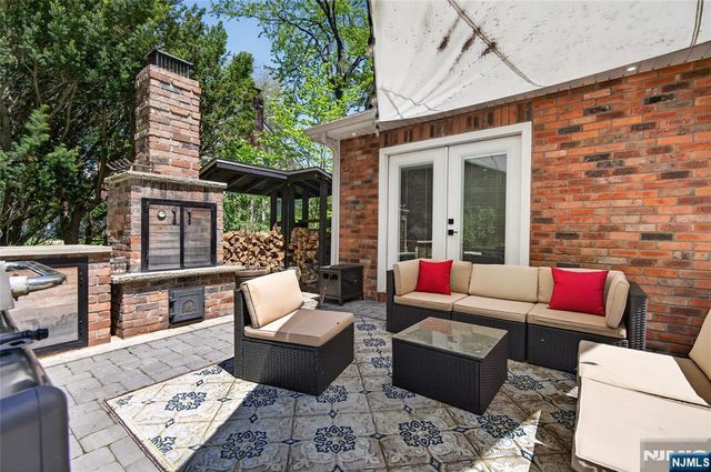 789 Kinderkamack Road, Oradell, NJ 07649
