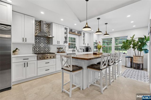 789 Kinderkamack Road, Oradell, NJ 07649