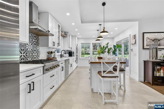 789 Kinderkamack Road, Oradell, NJ 07649