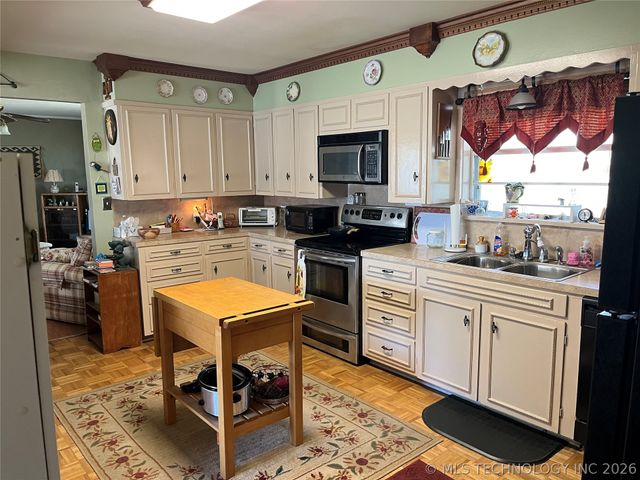 201 NW Rose Lane, Stigler, OK 74462