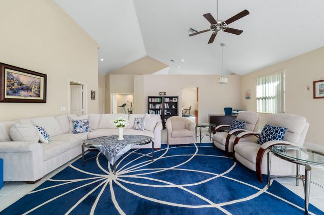 11905 Fountainside Circle, Boynton Beach, FL 33437