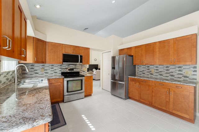 11905 Fountainside Circle, Boynton Beach, FL 33437