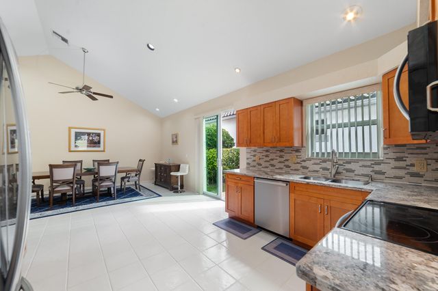 11905 Fountainside Circle, Boynton Beach, FL 33437