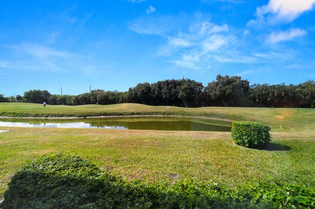 11905 Fountainside Circle, Boynton Beach, FL 33437