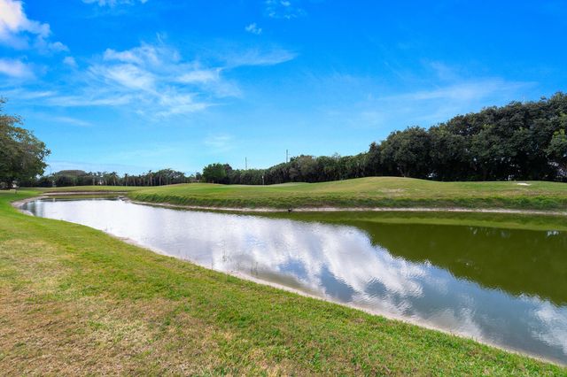 11905 Fountainside Circle, Boynton Beach, FL 33437