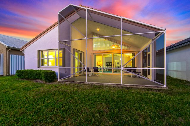 11905 Fountainside Circle, Boynton Beach, FL 33437