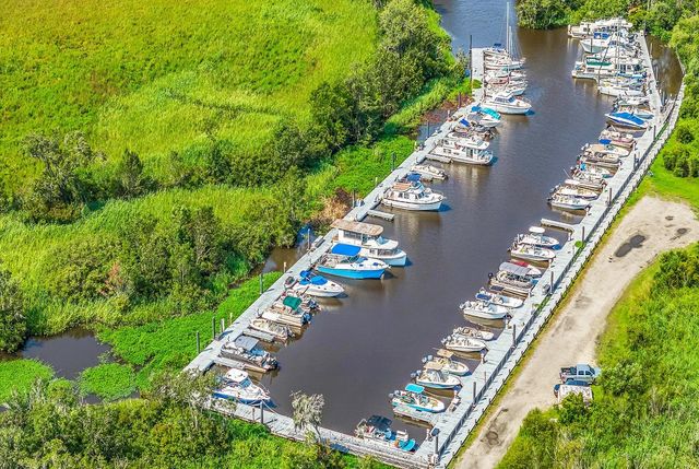 74 Winnowing Way, Pawleys Island, SC 29585