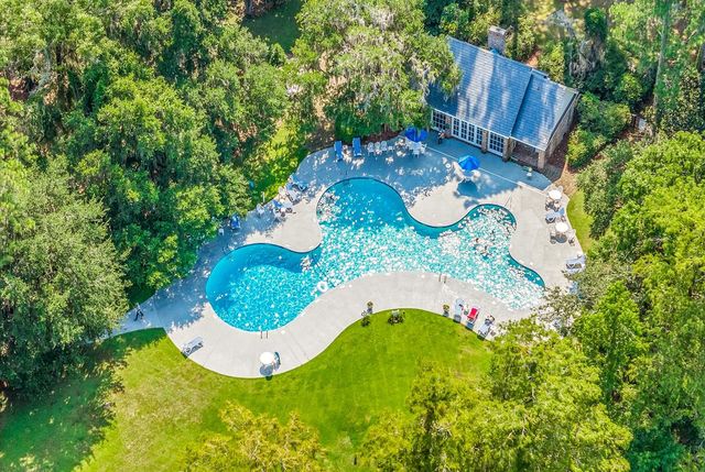 74 Winnowing Way, Pawleys Island, SC 29585