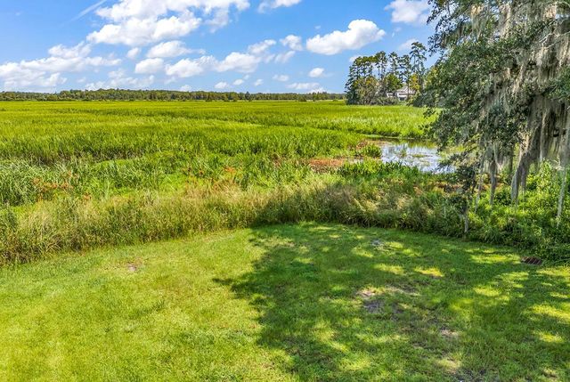 74 Winnowing Way, Pawleys Island, SC 29585