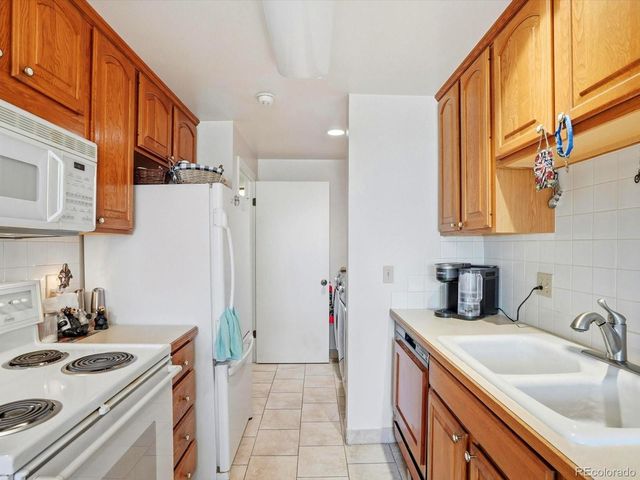 7865 W 80th Circle, Arvada, CO 80005