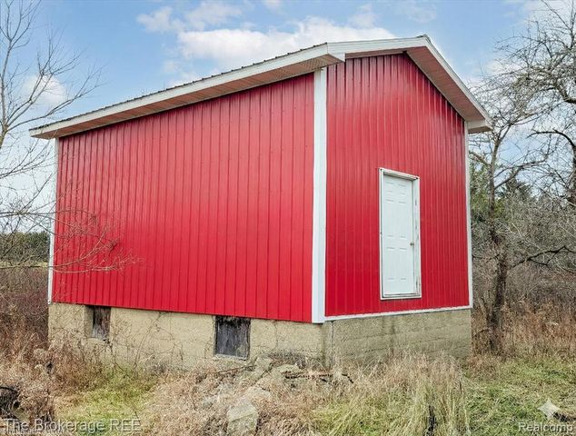 11484 Lapeer Road, Davison, MI 48423