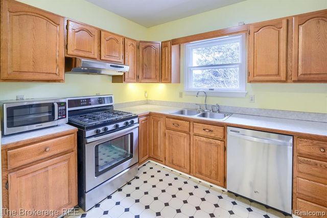 11484 Lapeer Road, Davison, MI 48423