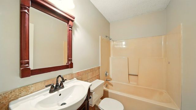 979 RAY BLUFF RD, Millington, TN 38053