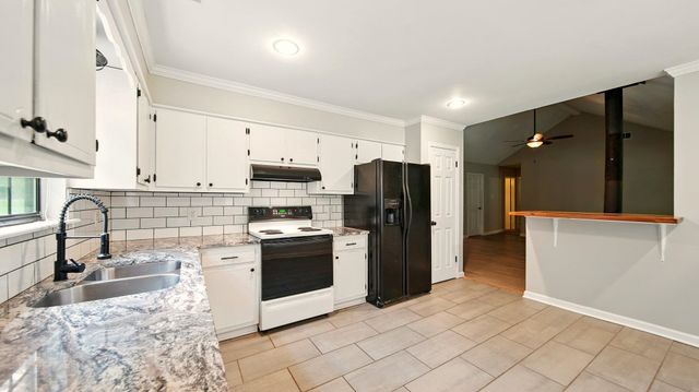 979 RAY BLUFF RD, Millington, TN 38053