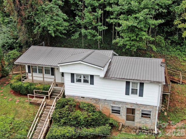 9 Alzena Road, Sylva, NC 28779