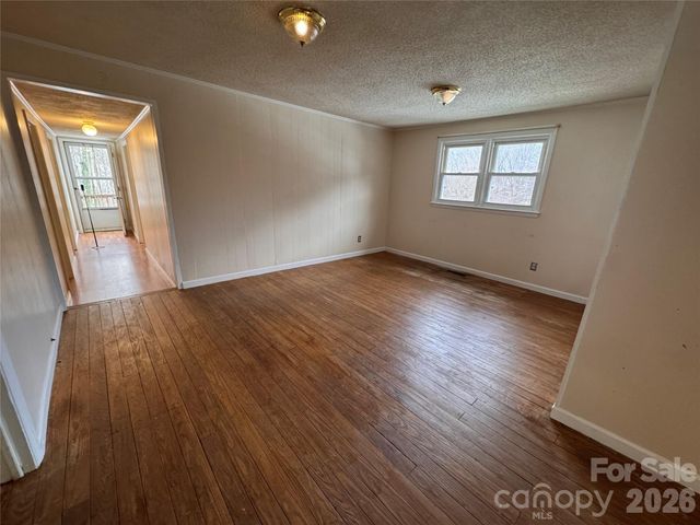 9 Alzena Road, Sylva, NC 28779