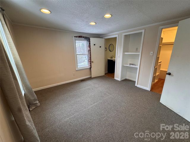 9 Alzena Road, Sylva, NC 28779